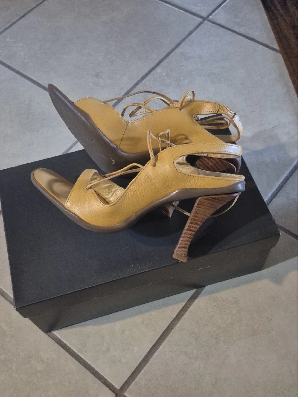 BCBG chic slingback